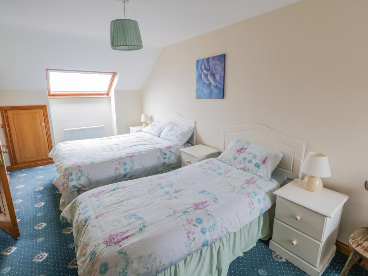 Quayside House Villa Roundstone Bagian luar foto